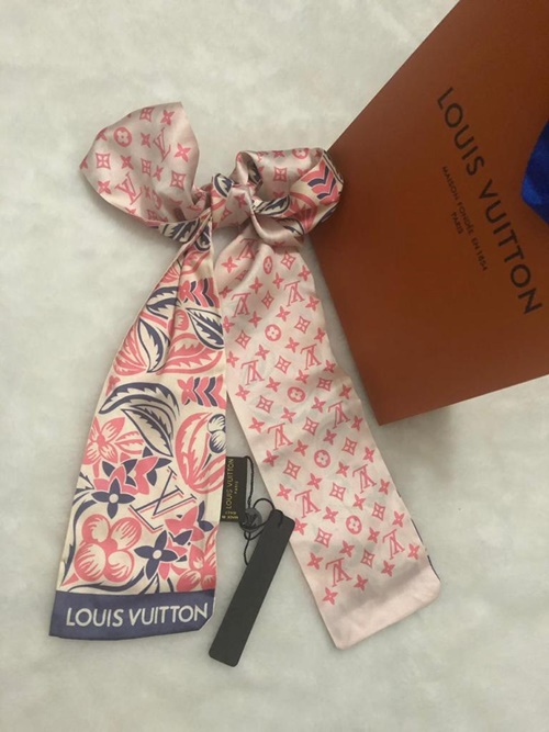 Lenço Louis Vuitton – ACESSÓRIOS DGRIFFE