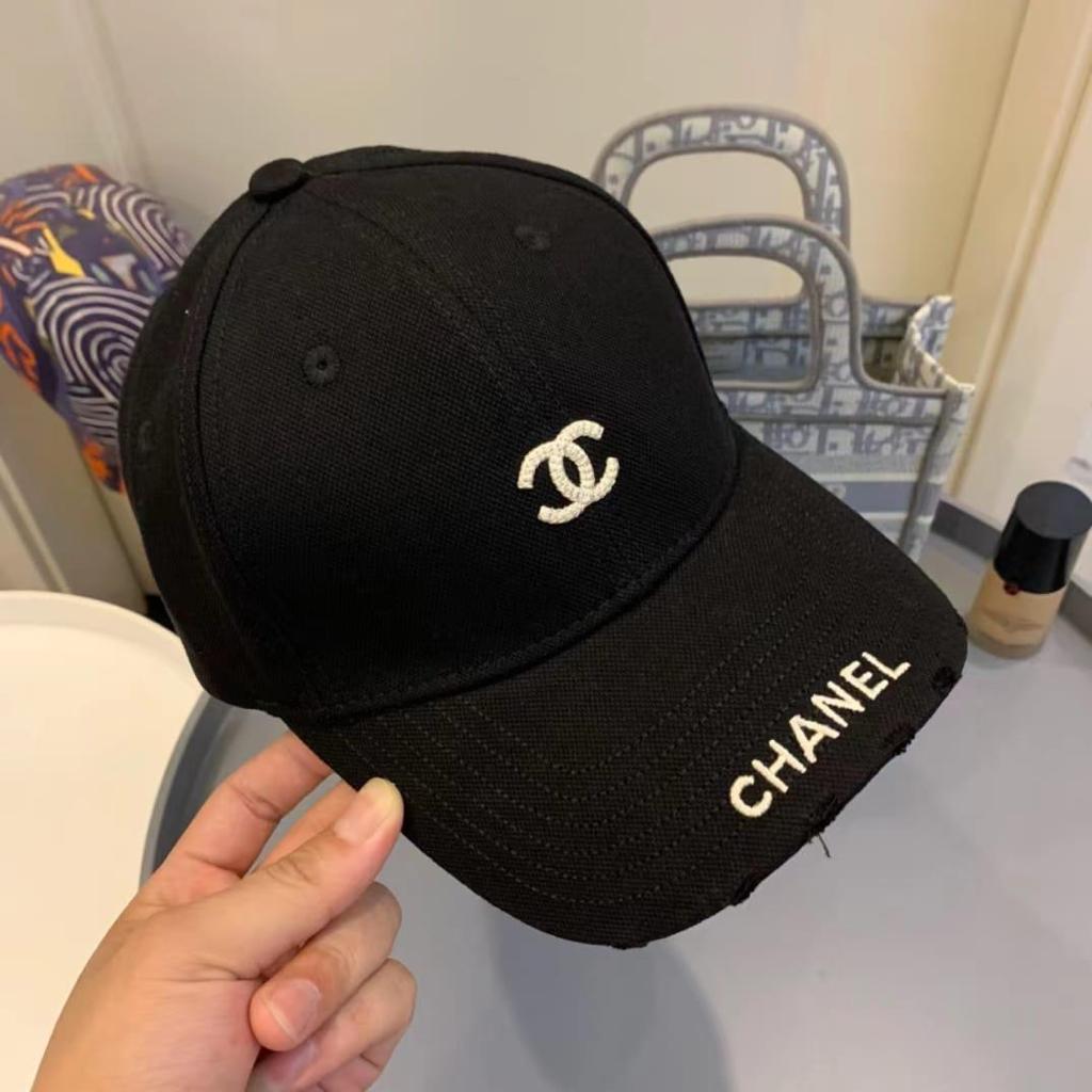 Boné é tendência! Acessório promete bombar no Verão 2017